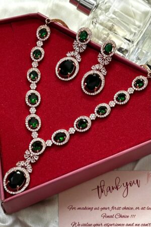 Emerald Luxuria Verve Necklace Set