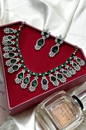Emerald Celebrity Iconic American Diamond Necklace Set