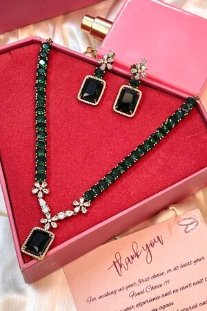 Emerald Polki Premium Allure Antique Polish Necklace Set
