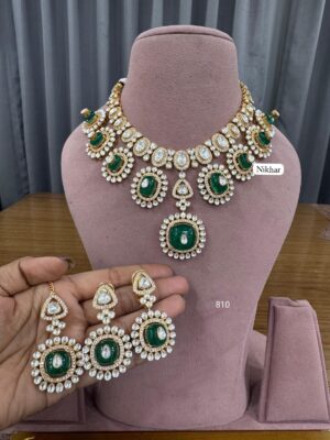 Emerald Kundan Stones Moissanite Fine Quality Necklace Set with Maang Teeka and Earrings
