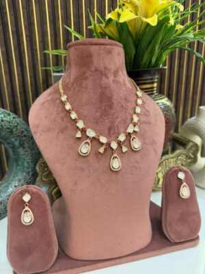 Golden Ivy Lariat Moissanite Necklace With Earrings