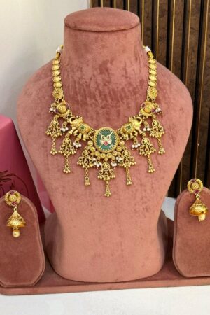 Temple Heritage Classic Gold Polish Necklace With Earrings
