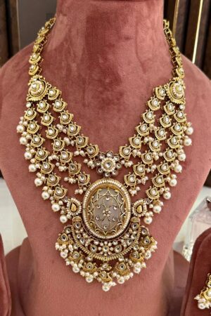 Rivaayat Kundan Grace Necklace Set With Earrings And Maang Teeka