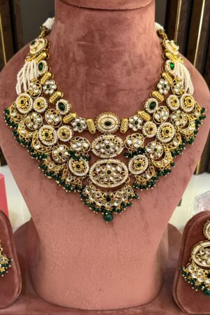 Noor-e-Nikhar Emerald Necklace Set With Earrings And Maang Teeka