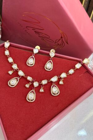 Avira Noor Paachi Kundan Necklace Set