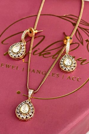 Vanya Moissanite Settled Diamond Gold Polish Pendant Set