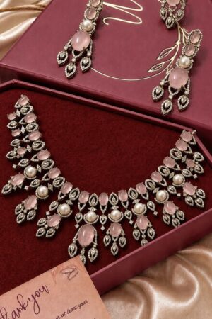 Queen Harness Antique Polish American Diamond Necklace Set