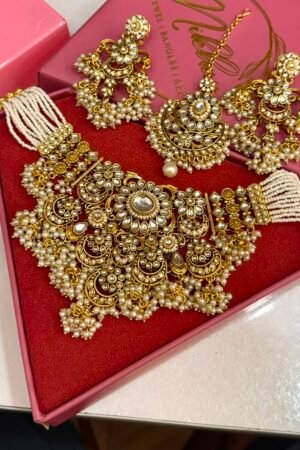 Rajuputana Heritage Pearl Gold Jewellery With Earrings And Maang Teeka