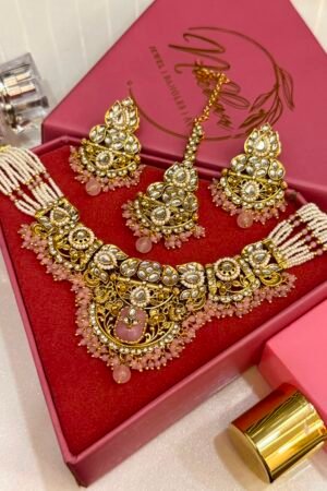 Srishti Heritage Pink Jewellery With Earrings And Maang Teeka